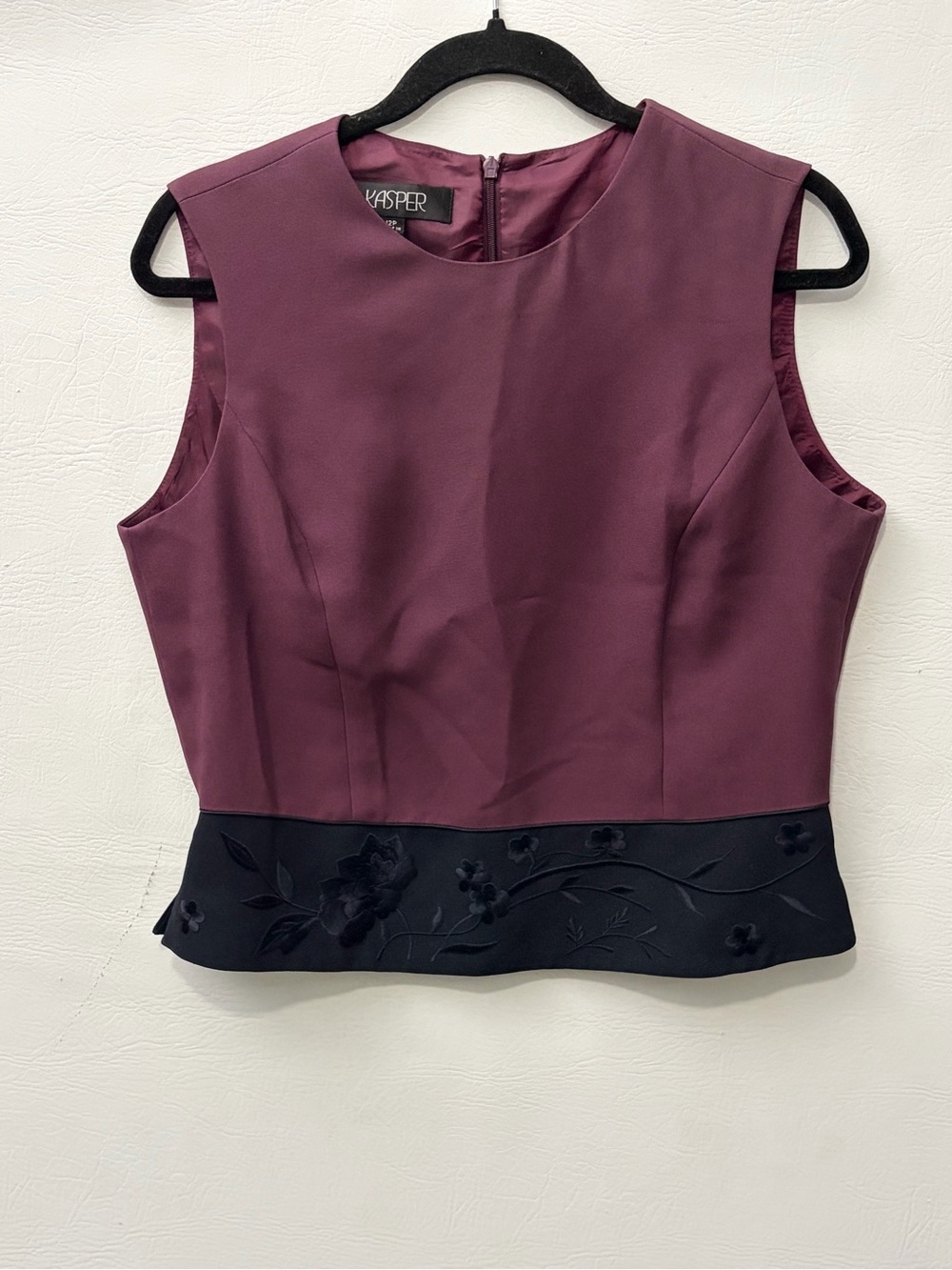 Vintage Kasper Plum Sleeveless Peplum Top with Black Floral Trim 12P M/L